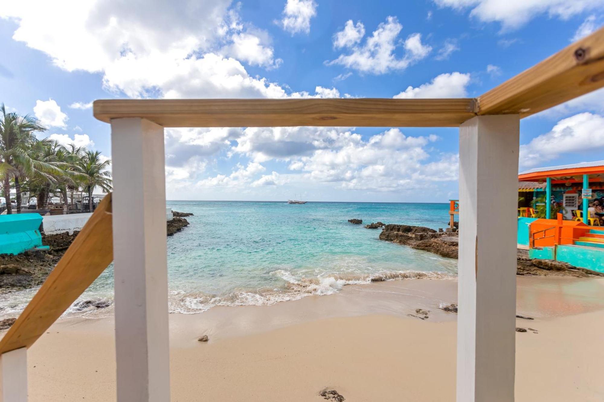 Maho Beach House - Grand Studio - Oceanview Suite Exterior foto